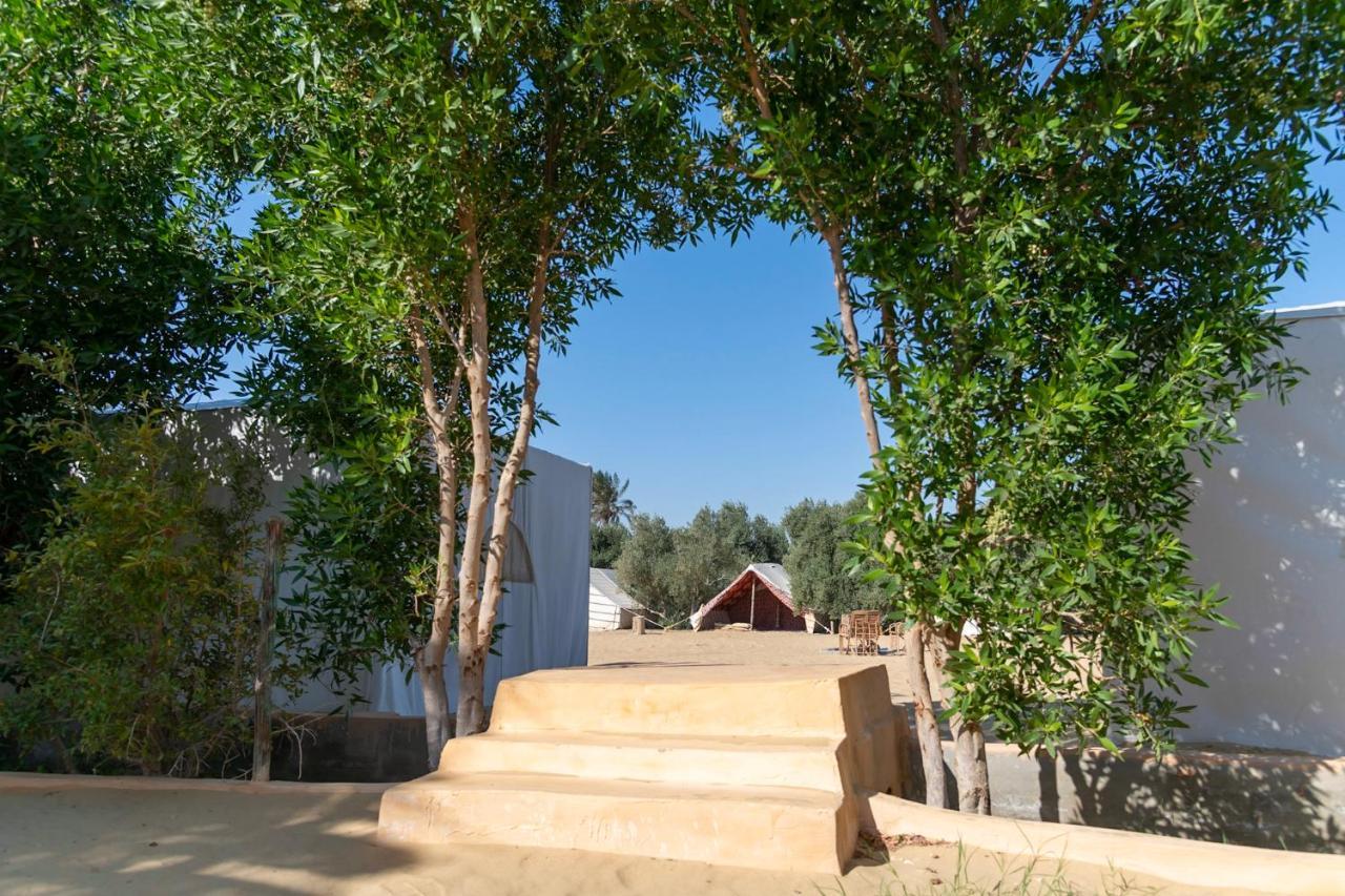 Izbat Ilyas Northern Lake Lodge מראה חיצוני תמונה