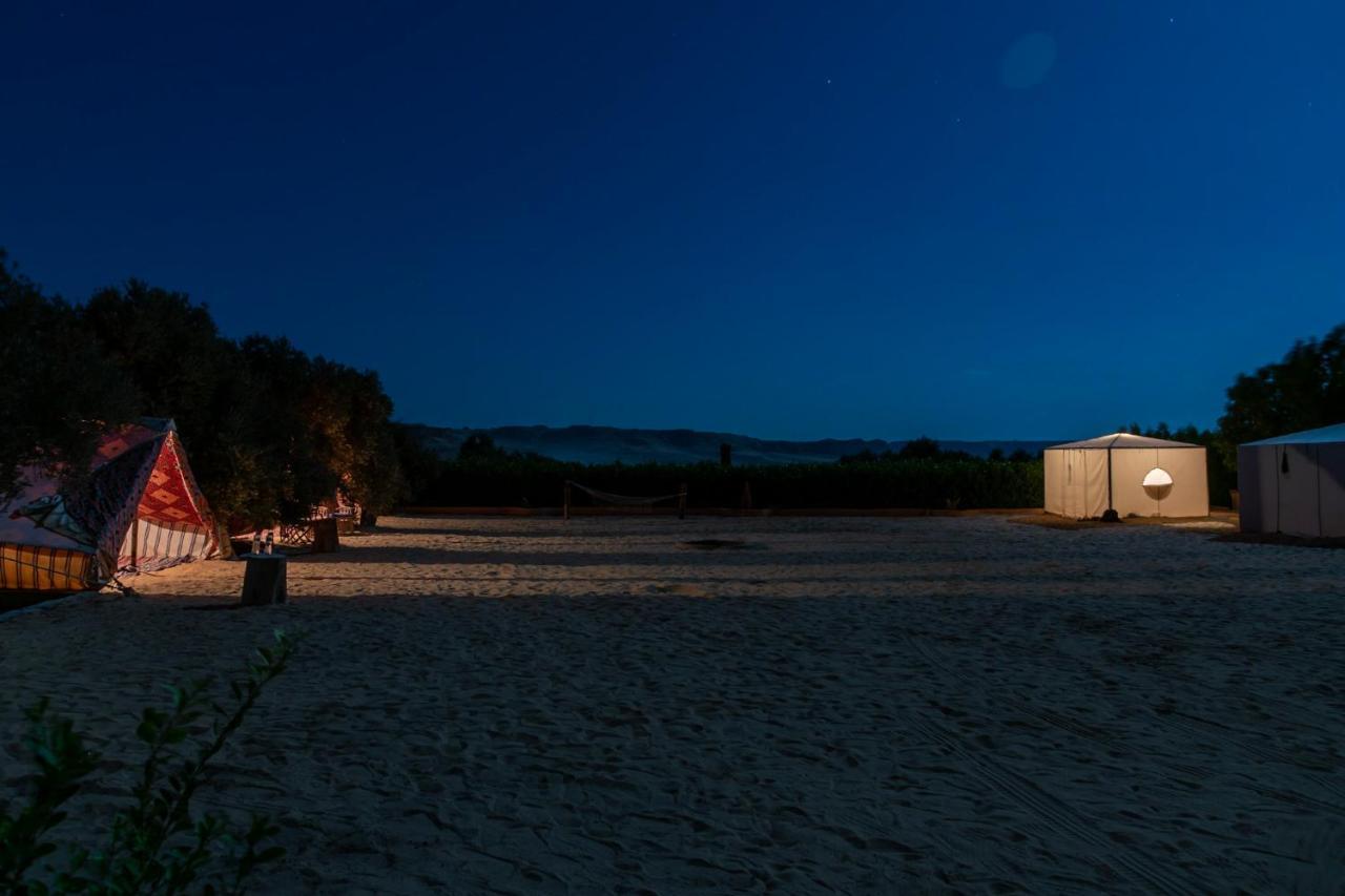 Izbat Ilyas Northern Lake Lodge מראה חיצוני תמונה