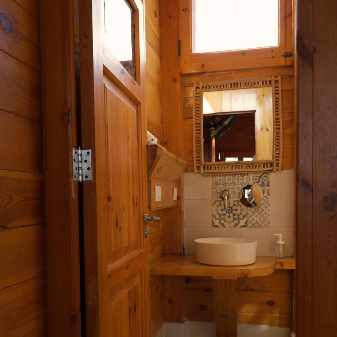 Izbat Ilyas Northern Lake Lodge מראה חיצוני תמונה