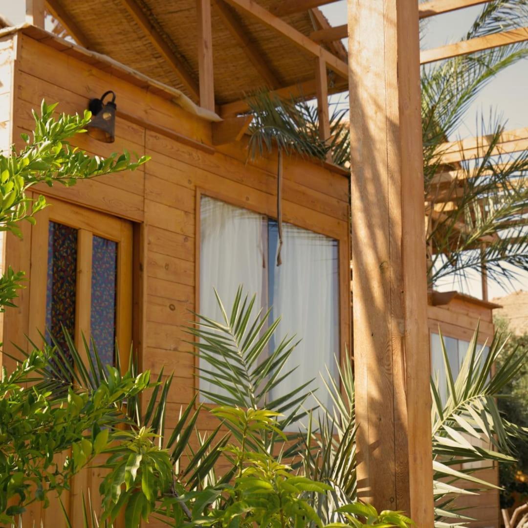 Izbat Ilyas Northern Lake Lodge מראה חיצוני תמונה