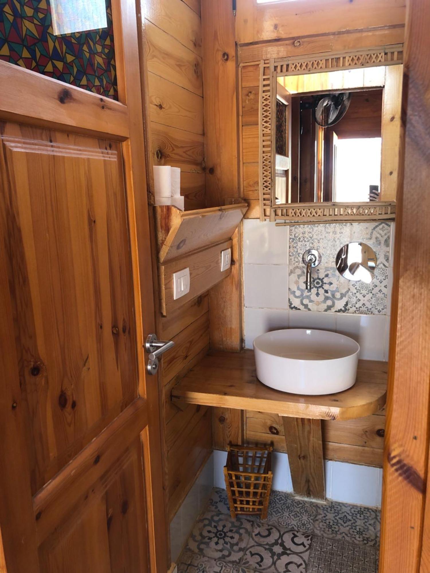 Izbat Ilyas Northern Lake Lodge מראה חיצוני תמונה